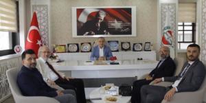 AMASYA TSO BAŞKANI MURAT KIRLANGIÇ EMİNEVİM ŞİRKETLER GRUBUNU MAKAMINDA AĞIRLADI