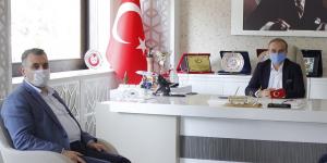 HASAN ÇİLEZ VE BERABERİNDEKİ HEYET BAŞKAN KIRLANGIÇ'I ZİYARET ETTİ