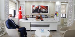 BAŞKAN KIRLANGIÇ ÖMER COŞKUNU AĞIRLADI