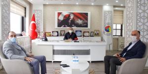 Amasya Ticaret ve Sanayi Odası Yönetim Kurulu Başkanı Murat Kırlangıç, Akbank Amasya Şube Müdürü Yavuz Bektaş'ı kabul etti.