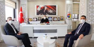 ATSO BAŞKANI KIRLANGIÇ HALKBANKASI YÖNETİCİLERİNİ KABUL ETTİ