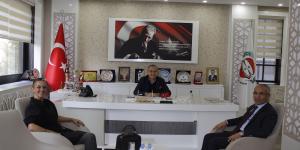 YAPI KREDİ BANKASI AMASYA ŞUBESİ MÜDİRESİ YEŞİM AYDINTÜRK SALCAN VE MERZİFON ESKİ KAYMAKAMI KAZIM TEKİN'DEN ZİYARET
