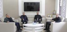 ORMAN İŞLETME MÜDÜRÜ ÇELİK İLE KADASTRO VE MÜLKİYET ŞEFİ ÇOLDUR'DAN BAŞKAN KIRLANGIÇ'A ZİYARET