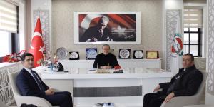AMASYA BELEDİYESİ KÜLTÜR VE SOSYAL İŞLER MÜDÜRÜ OĞUZHAN ZOBU'DAN ATSO BAŞKANI MURAT KIRLANGIÇ'A ZİYARET