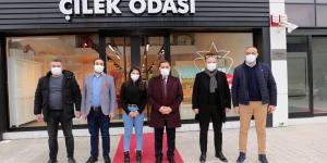 VALİ MASATLI VE BAŞKAN KIRLANGIÇ'TAN ÇİLEK MOBİLYAYA ZİYARET