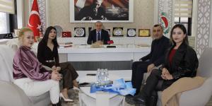 AÇI EĞİTİM KURUMLARI MÜDÜRÜ DURAN VE BERABERİNDEKİ HEYETTEN BAŞKAN KIRLANGIÇ'A ZİYARET