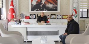 ŞEYHCUİ MAHALLESİ MUHTAR ADAYI ESKİ'DEN BAŞKAN KIRLANGIÇ'A ZİYARET