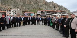 BAŞKAN KIRLANGIÇ, KÜLTÜR VE TURİZM BAKAN YARDIMCISI NADİR ALPASLAN İLE AMASYA'NIN TARİHİ VE KÜLTÜREL MEKANLARINI ZİYARET ETTİ