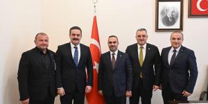 AK PARTİ AMASYA MİLLETVEKİLLERİ İPEK VE ÇİLEZ, ATSO BAŞKANI KIRLANGIÇ VE BAŞKAN YARDIMCISI DÜMEN’DEN SANAYİ VE TEKNOLOJİ BAKANI KACIR’A ZİYARET