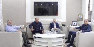 AMASYA ESNAF VE SANATKARLAR ODALARI BİRLİĞİ BAŞKANI KÖSE VE AMASYA MALİ MÜŞAVİRLER ODASI BAŞKANI KANBOLAT'TAN BAŞKAN KIRLANGIÇ'A ZİYARET