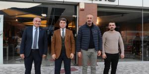 AMASYA VALİSİ BAKAN VE ATSO BAŞKANI KIRLANGIÇ'TAN 4LİNE MOBİLYA FİRMASINA ZİYARET