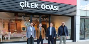 VALİ BAKAN VE ATSO BAŞKANI KIRLANGIÇ'TAN ÇİLEK MOBİLYA FİRMASINA ZİYARET