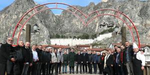 AMASYA'DA TURİZM SEKTÖRÜ TEMSİLCİLERİYLE BİRLİKTE İLERİYE YÖNELİK ÇALIŞMALAR GÖRÜŞÜLDÜ