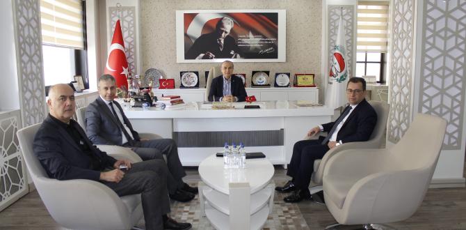 ŞEKERBANK AMASYA ŞUBE MÜDÜRÜ TOSUNDEREOĞLU'NDAN BAŞKAN KIRLANGIÇ'A ZİYARET
