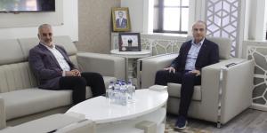ATSO ÜYESİ EMMİOĞLU MERMER FİRMASININ ORTAKLARINDAN MUSA EMMİOĞLU'NDAN BAŞKAN MURAT KIRLANGIÇ'A ZİYARET