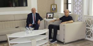 BAŞKENT AMASYALILAR KÜLTÜR, SANAT VE YARDIMLAŞMA DERNEĞİ BAŞKANI AKIN'DAN BAŞKAN KIRLANGIÇ'A ZİYARET