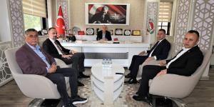 CHP HEYETİNDEN AMASYA TSO BAŞKANI MURAT KIRLANGIÇ’A ZİYARET