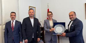 ATSO MECLİS BAŞKANI NUREDDİN GÜÇYETMEZ'DEN BUDAPEŞTE BÜYÜKELÇİSİ GÜLŞEN KARANİS EKŞİOĞLU'NA ZİYARET