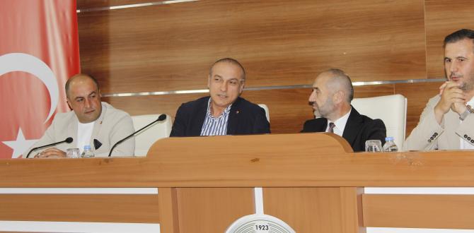 AK PARTİ SİVİL TOPLUM VE HALKLA İLİŞKİLER BAŞKAN YARDIMCISI VELİ ARSLAN VE BERABERİNDEKİ HEYET, ATSO’YU ZİYARET ETTİ
