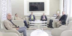 DEFTERDAR ÇAKIR, GELİR İDARESİ GRUP MÜDÜR V. CİNİ VE ÖZEN HAFRİYAT FİRMASI ORTAKLARINDAN İŞLEYEN'DEN BAŞKAN KIRLANGIÇ'A ZİYARET