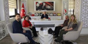ATATÜRK İLKOKULU MÜDÜRÜ AYDIN VE BERABERİNDEKİ HEYETTEN BAŞKAN KIRLANGIÇ'A ZİYARET