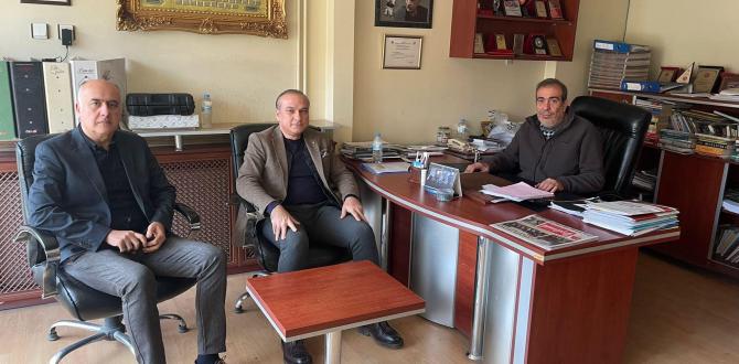 ATSO BAŞKANI KIRLANGIÇ VE GENEL SEKRETERİ CİNBAZ'DAN YEŞİLIRMAK GAZETESİ SAHİBİ KARADAYI'YA ZİYARET