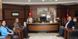 AMASYA TSO BAŞKANI MURAT KIRLANGIÇ'TAN AMASYA ÜNİVERSİTESİ REKTÖRÜ PROF. DR. AHMET HAKKI TURABİ'YE ZİYARET