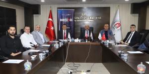 AMASYA TSO BAŞKANI KIRLANGIÇ KOSGEB AMASYA GİRİŞİMCİ DESTEK PROGRAMI İŞ GELİŞTİRME DESTEĞİ KAPSAMINDA DÜZENLENEN GİRİŞİMCİ SEÇMELERİNE JÜRİ ÜYESİ OLARAK KATILDI