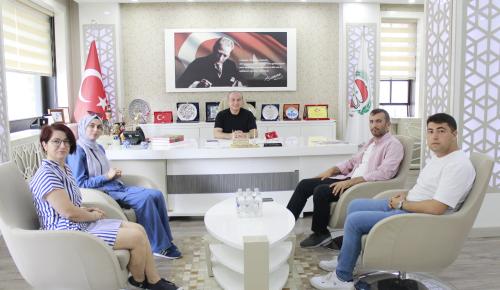 AMASYA ÜNİVERSİTESİ ÖĞRETİM GÖREVLİLERİ DOÇ. DR. TUĞBA KARABOĞA VE DR. ÖĞR. ÜYESİ HASAN AYKUT KARABOĞA’DAN ATSO BAŞKANI KIRLANGIÇ’A ZİYARET