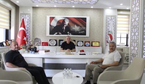 SANAYİ SİTEMİZİN KÖKLÜ GEÇMİŞİNE KATKI SUNAN SELAMİ YENİÇERİ'DEN AMASYA TSO BAŞKAN'I KIRLANGIÇ'A ZİYARET