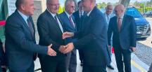 ATSO BAŞKANI KIRLANGIÇ TİCARET BAKANI ÖMER BOLAT'I ESENBOĞA HAVALİMANI'NDA KARŞILADI