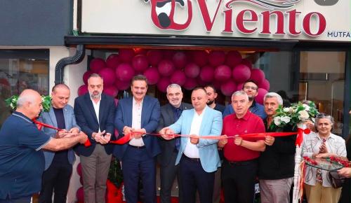 ATSO BAŞKANI KIRLANGIÇ VE BAŞKAN YARDIMCISI MISIRLI TUVİENTO FİRMASININ AÇILIŞ TÖRENİNE KATILDI