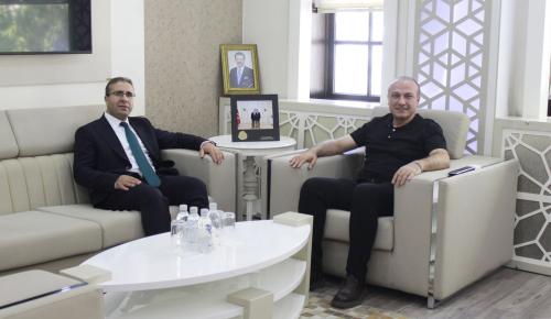 İL GÖÇ İDARESİ MÜDÜRÜ MİTHAT AKSEM'DEN BAŞKAN KIRLANGIÇ'A VEDA ZİYARETİ